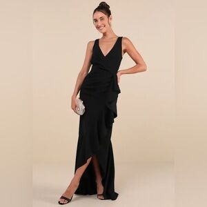 Lulu's super flattering ruffled black dress S